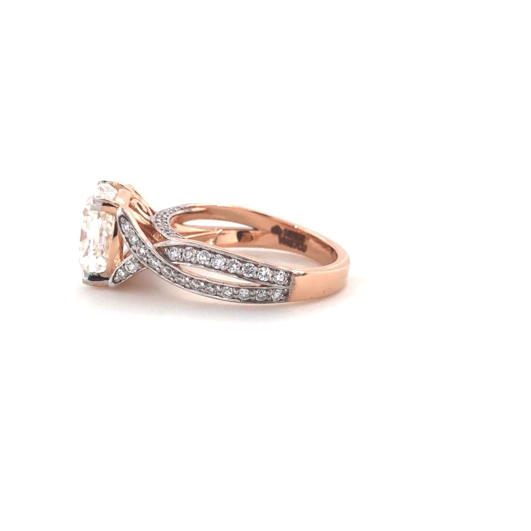 La DiaMantés | Diamond Regal Twist Ring